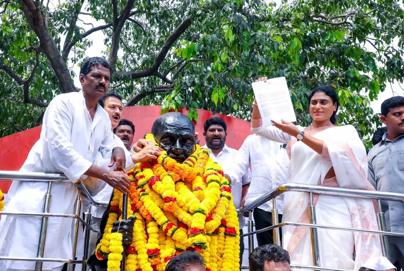 కేంద్ర ప్రభుత్వం దర్యాప్తు చేయాలన్నట్టుగా ఉంది