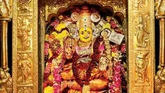 శుక్రవారం గాయత్రీ దేవి అలంకారంలో కనకదుర్గ అమ్మవారు