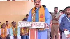 క్యాన్సర్‌కు యూపీ మంత్రి పరిష్కారం: ఆవుల చావిడిలో పడుకుంటే జబ్బు నయం!