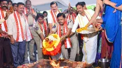 పోలీస్‌ స్టేషన్‌లో చండీ హోమమా?