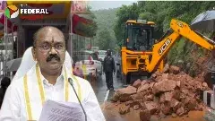 భారీ వర్షం నేపథ్యంలో  శ్రీవారి మెట్టు నడక మార్గం మూత.!