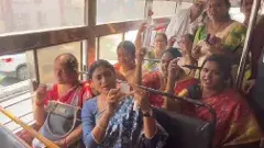 పల్లె వెలుగు బస్సెక్కి చంద్రన్నకు వినూత్న నిరసన తెలిపిన వైఎస్ షర్మిల