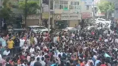 గ్రూప్-1 గలాటా.. ప్రెస్‌మీట్‌ను అడ్డుకున్న పోలీసులు