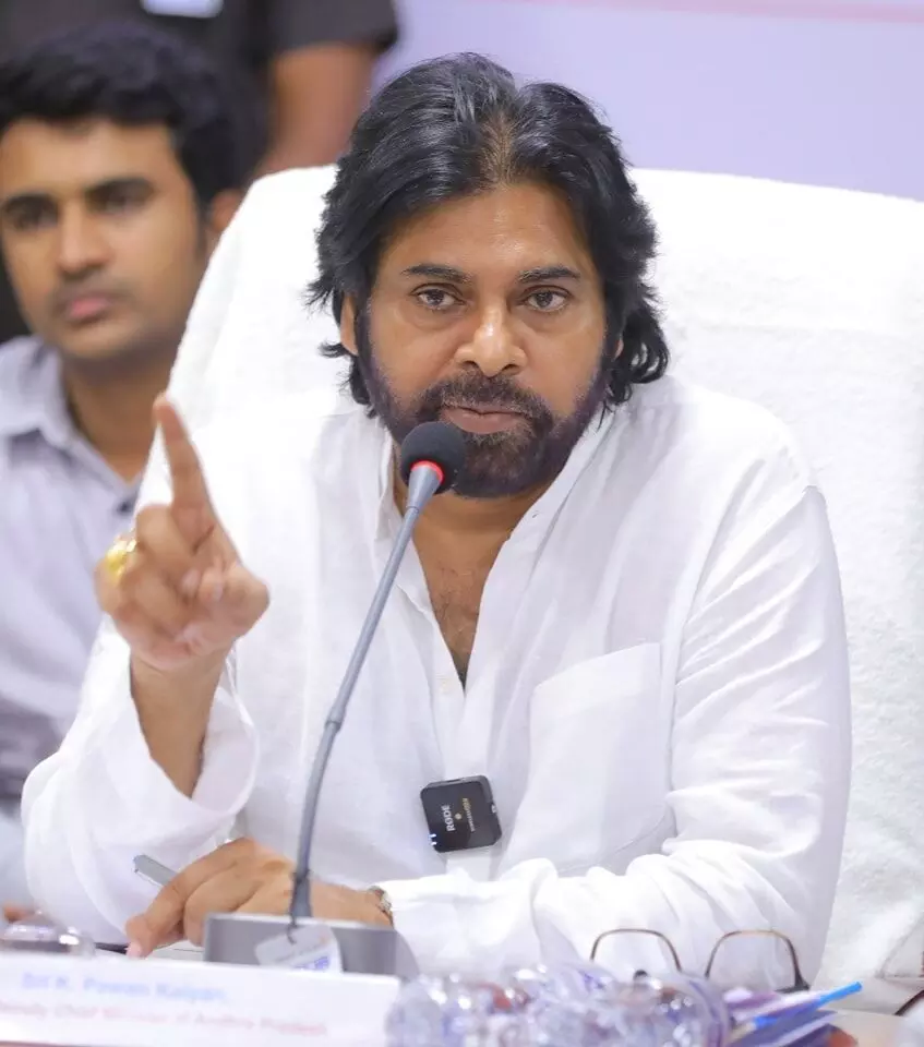 ఏపీ డిప్యూటీ సీఎం పవన్‌ కల్యాణ్‌కు కోర్టు సమన్లు