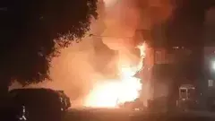 బాణాసంచా దుకాణంలో అగ్నిప్రమాదం, ముగ్గురికి గాయాలు