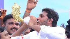 జమిలీ లక్ష్యమా.. పరామర్శ  కోసమా..  జగన్ మళ్లీ జనంలోకి వెళ్లనున్నారా..?