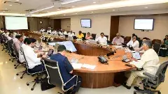 విమర్శ ఏదైనా సరే.. సోషల్‌ మీడియా కేసే