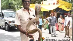 TTD| భాస్కర్ కంటపడితే ఎంత పెద్ద పామైనా డాన్స్ ఆడాల్సిందే!