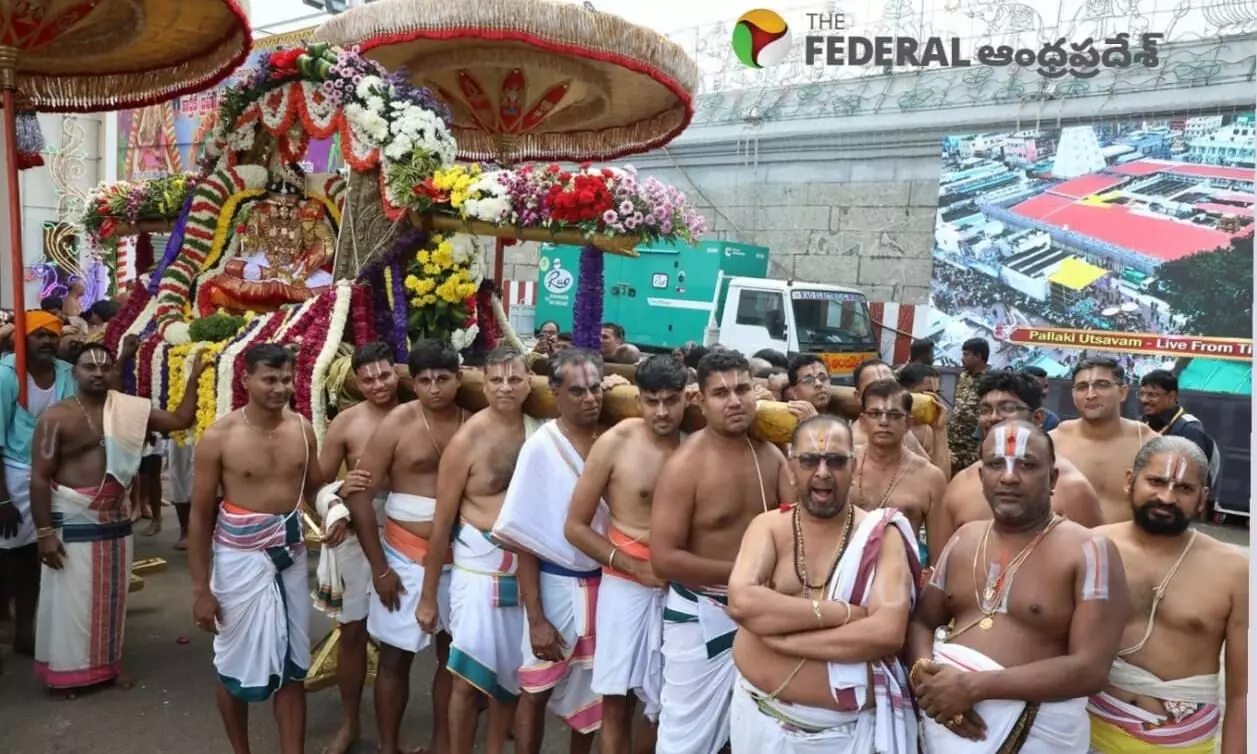 SRIRANGAM | తిరుచానూరు అమ్మవారి పల్లకిమోతలో శ్రీరంగం వారే ఎందుకు..