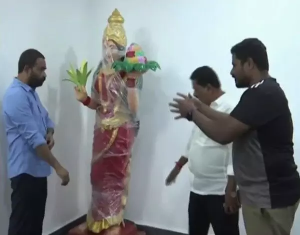 Telangana Talli statue|తెలంగాణా తల్లి విగ్రహంపై కొత్త వివాదం