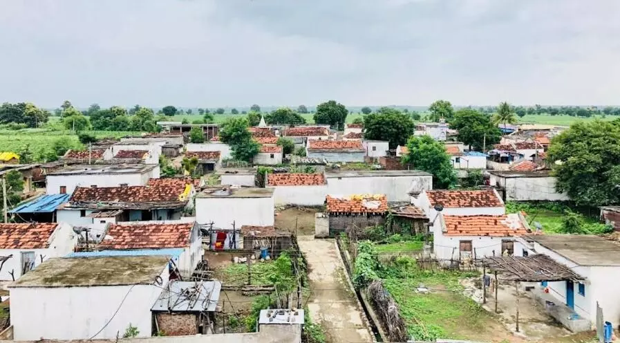 ఆ గ్రామంలో సామూహిక వివాహాలు ఒక నియమం