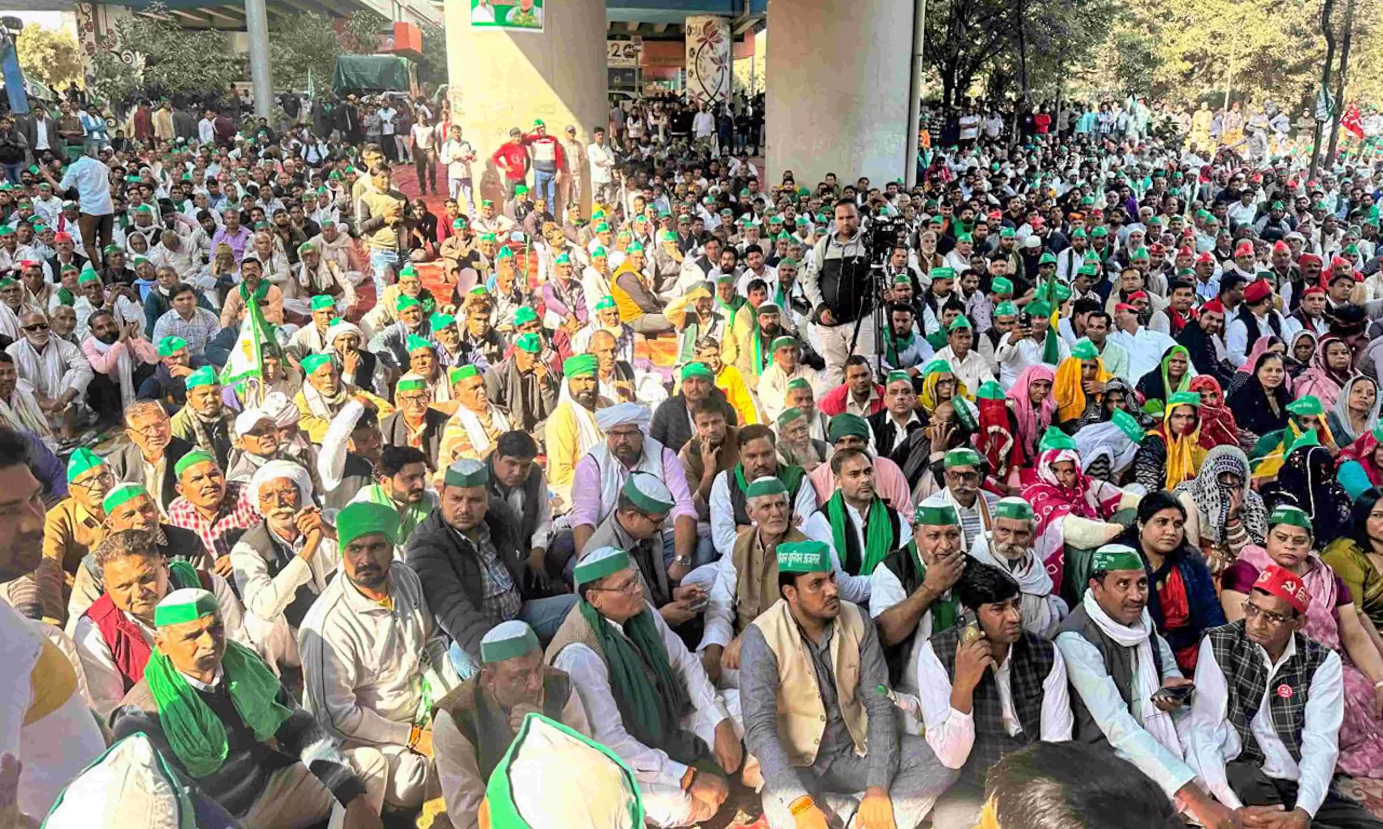 Farmers Protest | యూపీలో కొనసాగుతోన్న రైతుల ఆందోళన ..