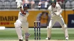 మరోసారి కుప్పకూలిన టీమిండియా... ఆరు వికెట్లతో చెలరేగిన స్టార్క్