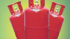 ఉచిత గ్యాస్ డబ్బులు ఎప్పుడిస్తారు?