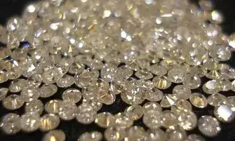 DIAMOND CRISIS | తళుకుబెళుకు వజ్రాల వెనుక గూడకట్టిన విషాదమెంతో!