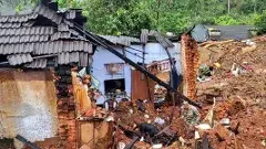 కర్ణాటక ప్రభుత్వం వయనాడ్ లో ఇళ్లు కట్టడం ఏంటీ: బీజేపీ