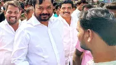 కాకినాడ సెజ్‌కు భూములిచ్చేలా చేసింది యనమలే