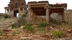 చారిత్రక ప్రదేశాలకు గుప్త నిధుల కేటుగాళ్ల ముప్పు