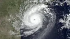 నెల్లూరు సమీపంలో తమిళనాడులోకి అల్పపీడనం