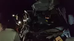 BREAKING | లారీని ఢీకొన్న వ్యాన్..నలుగురి మృతి