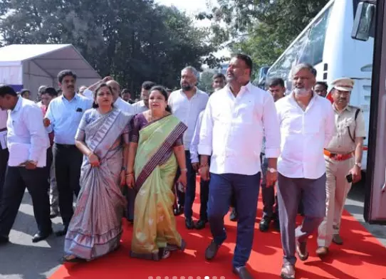 ఆర్టీసీలో మహిళలకు ఉచిత బస్ ప్రయాణం అధ్యయనాలతో సరిపెడతారా? ఆర్టీసీలో మహిళలకు ఉచిత బస్ ప్రయాణం అధ్యయనాలతో సరిపెడతారా?