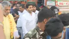 తిరుపతిలో జగన్‌ కాన్వాయ్‌ను అడ్డుకున్న పోలీసులు