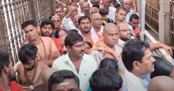 శ్రీశైలంలో పెరిగిన భక్తుల రద్దీ శ్రీశైలంలో పెరిగిన భక్తుల రద్దీ