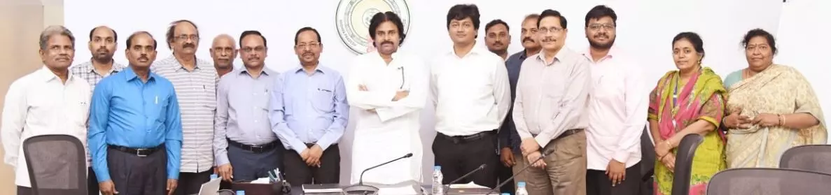 పంచాయతీల్లో మార్కు కోసం పవన్‌ ప్రయత్నం