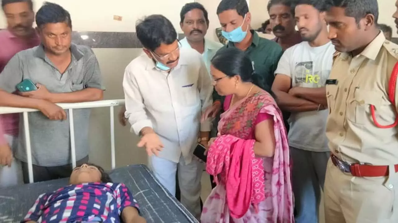 ఖోఖో ఆడుతూ కుప్పకూలిన విద్యర్థి..