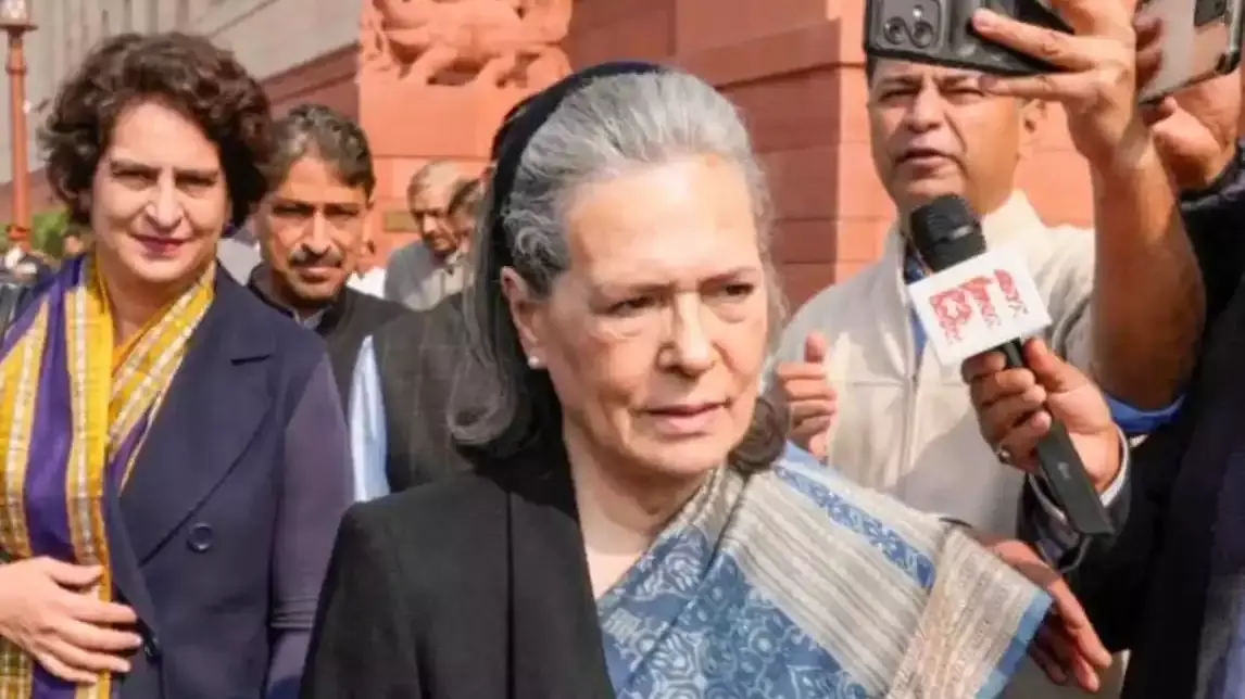 రాష్ట్రపతి ముర్ముపై అనుచిత వ్యాఖ్యలు.. సోనియాపై కేసు..