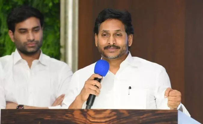 చంద్రబాబును నమ్మడమంటే పులి నోట్లో తలపెట్టడమే