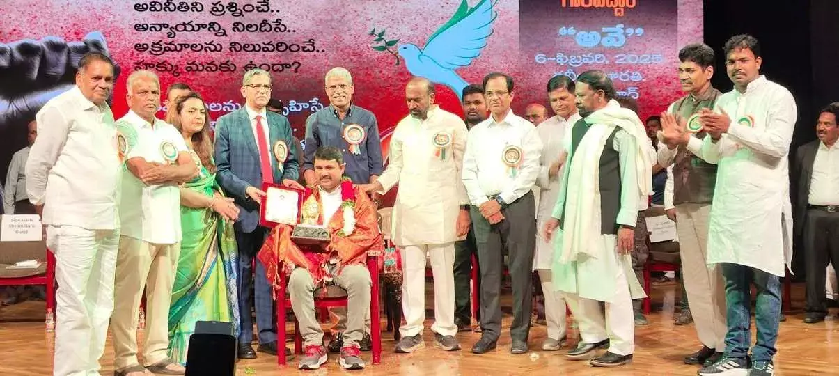 AWARD | నిజాయితీగా విధులు..స్వచ్ఛందంగా సేవలు, ఇదీ అంజపల్లి ఆదర్శం
