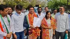 కాంగ్రెస్ అభ్యర్థి నామినేషన్ దాఖలు