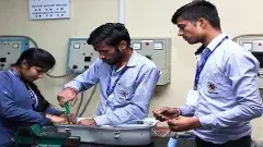 సంక్షోభంలో యువకులు, నైపుణ్యం లేదు, ఉద్యోగాలు రావే