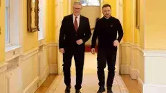 వైట్ హౌజ్ ఘటన తరువాత జెలెన్ స్కీ కి సాదర స్వాగతం పలికిన బ్రిటన్