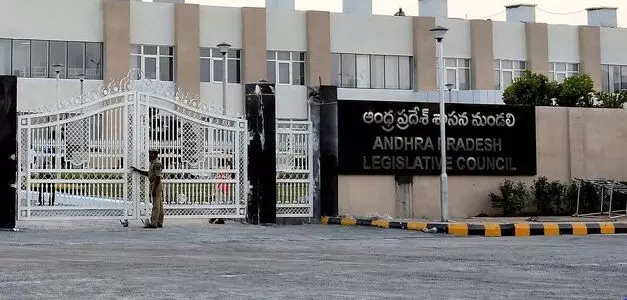 మండలిలో దుమారం రేపిన ‘గాలి’ వ్యాఖ్యలు మండలిలో దుమారం రేపిన ‘గాలి’ వ్యాఖ్యలు