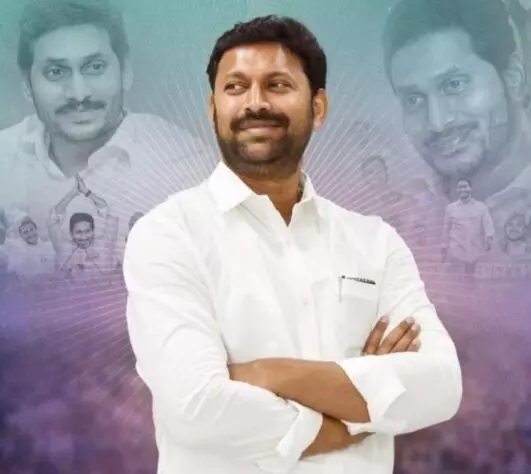 వైఎస్‌ అవినాష్‌రెడ్డి మీద అనంతపురం పోలీసులకు ఫిర్యాదు