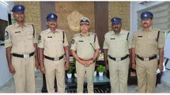 పోలీసులకు పదోన్నతి దక్కిందబ్బా...