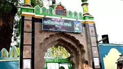 పాలు, పెరుగు అమ్మడం తెలియని ఊరు.. అంతా ఫ్రీనే..