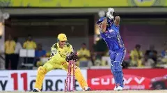 మెరుపు కంటే వేగంగా స్పందించిన ధోని