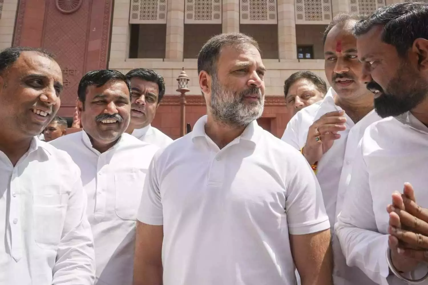 ప్రతిపక్షాల ప్రచార అస్త్రంగా వక్ఫ్ సవరణ బిల్లు? ప్రతిపక్షాల ప్రచార అస్త్రంగా వక్ఫ్ సవరణ బిల్లు?