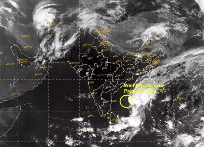 ఏపీలో ఉరుములు, పిడుగు పాటు వర్షాలు ఏపీలో ఉరుములు, పిడుగు పాటు వర్షాలు