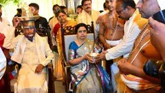 సీతారాముల కళ్యాణానికి పట్టు వస్త్రాలు సమర్పించిన సీఎం దంపతులు