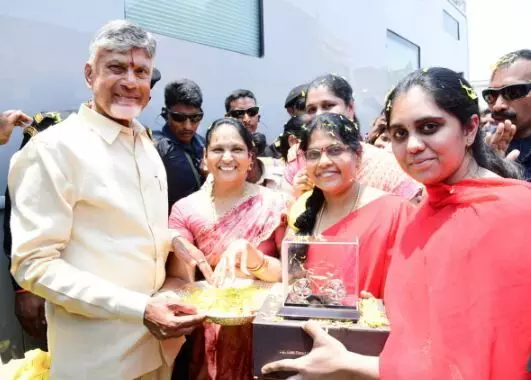 నాకు వేరే ఆశల్లేవ్..మీ ప్రేమాభిమానాలు కావాలి నాకు వేరే ఆశల్లేవ్..మీ ప్రేమాభిమానాలు కావాలి
