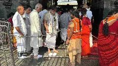 TIRUMALA || చెప్పులతో ఆలయంలోకి వెళ్లడమా?  సెక్యూరిటీ ఏం చేసింది?