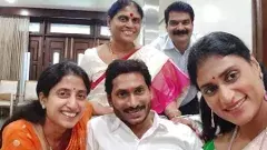 69వ ఏటలోకి వైఎస్‌ విజయమ్మ..విషెస్‌ చెప్పిన షర్మిల