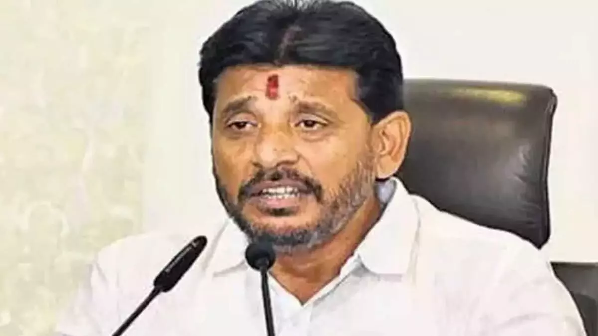 రాజకీయ క్రీడలో బలిపశువునయ్యా..! రాజకీయ క్రీడలో బలిపశువునయ్యా..!