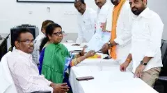 నామినేషన్‌ దాఖలు చేసిన పాకా