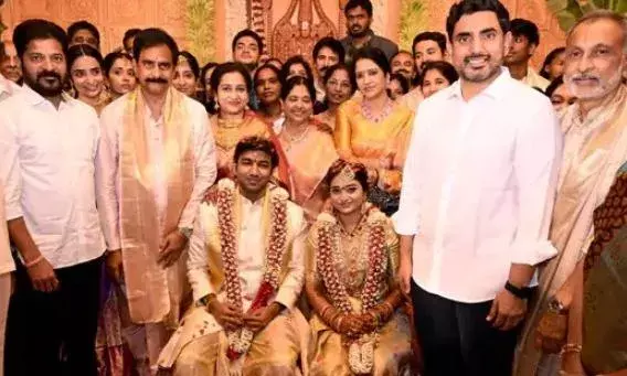 ఆంధ్రాకు వచ్చిన తెలంగాణ ముఖ్యమంత్రి రేవంత్ రెడ్డికి ఘనస్వాగతం