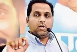 సిట్ అధికారుల అదుపులో రాజ్ కసిరెడ్డి పీఏ సిట్ అధికారుల అదుపులో రాజ్ కసిరెడ్డి పీఏ